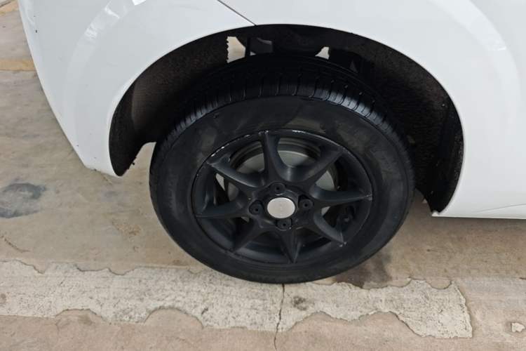 Used Roewe Clever 2022 311km QiQi BoBo Edition Right Rear Wheel Hub