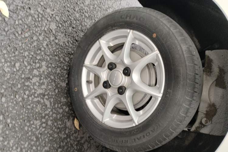 Used Roewe Clever 2022 311km QiQi BoBo Edition Right Rear Wheel Hub