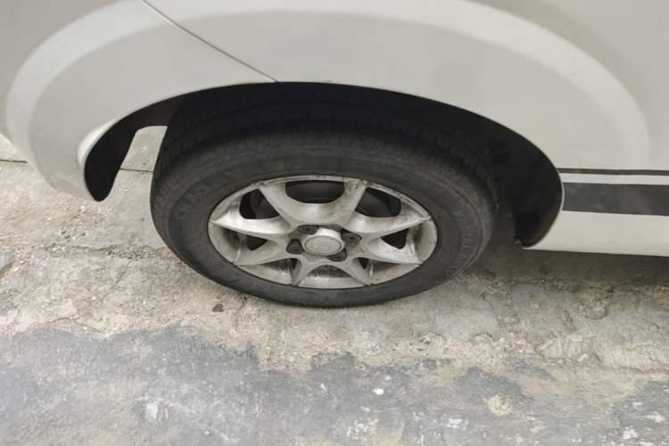 Used Roewe Clever 2022 311km QiQi BoBo Edition Right Rear Wheel Hub