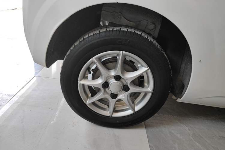 Used Roewe Clever 2022 311km QiQi BoBo Edition Right Rear Wheel Hub
