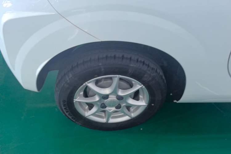Used Roewe Clever 2022 311km QiQi BoBo Edition Right Rear Wheel Hub