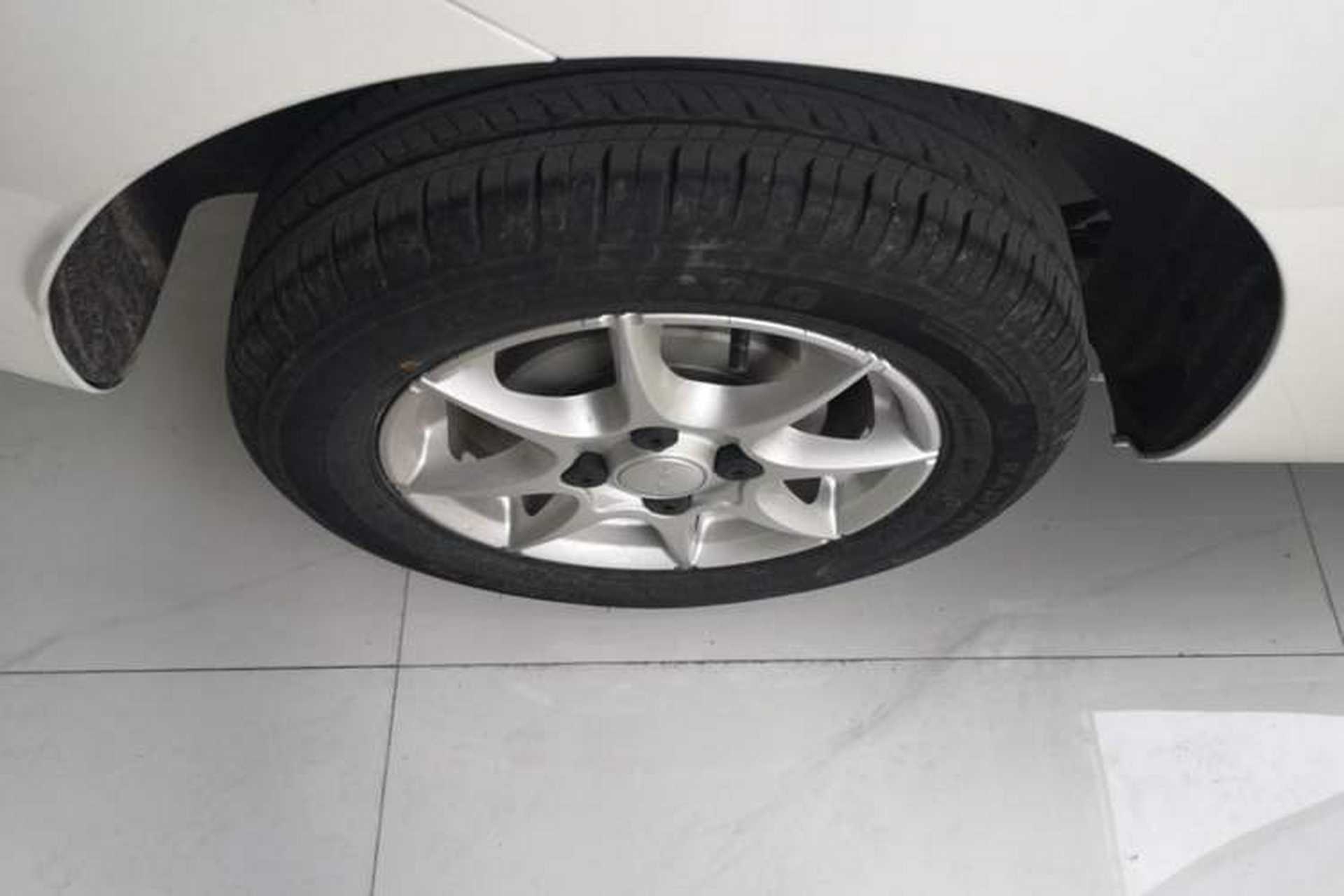 Used Roewe Clever 2022 311km QiQi BoBo Edition Right Rear Wheel Hub