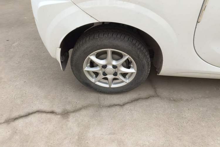 Used Roewe Clever 2022 311km QiQi BoBo Edition Right Rear Wheel Hub