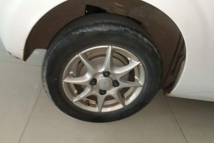 Used Roewe Clever 2022 311km QiQi BoBo Edition Right Rear Wheel Hub
