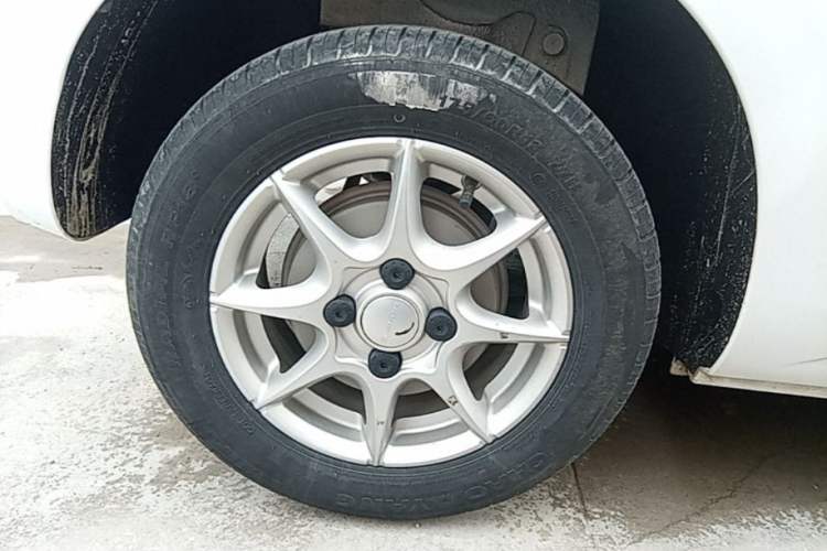 Used Roewe Clever 2022 311km QiQi BoBo Edition Right Rear Wheel Hub