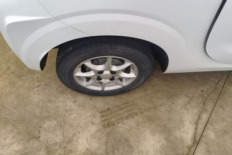Used Roewe Clever 2022 311km QiQi BoBo Edition Right Rear Wheel Hub