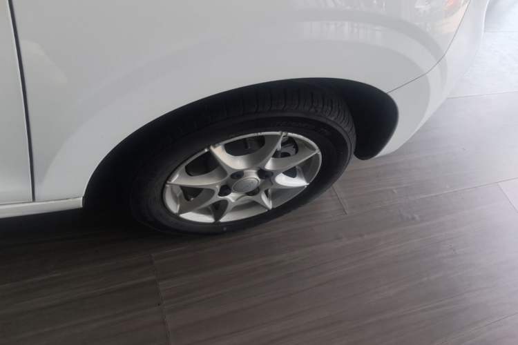 Used Roewe Clever 2022 311km QiQi BoBo Edition Right Rear Wheel Hub