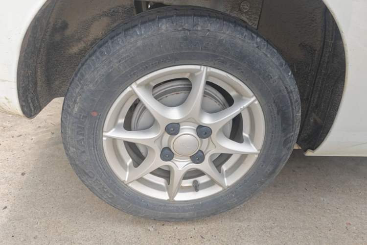Used Roewe Clever 2022 311km QiQi BoBo Edition Right Rear Wheel Hub