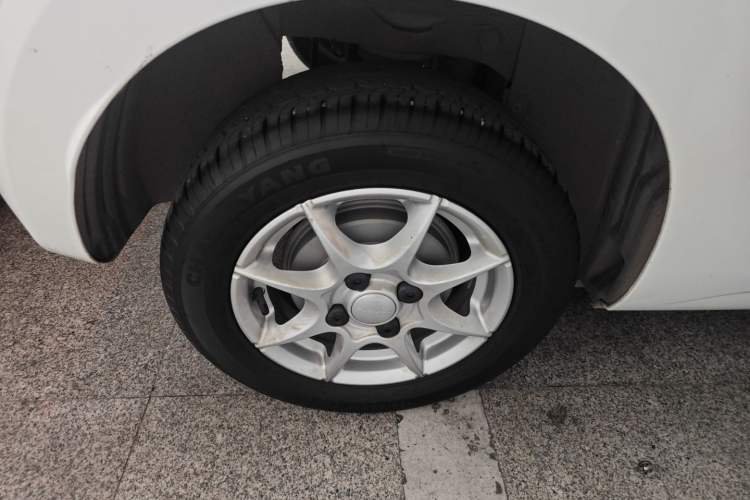 Used Roewe Clever 2022 311km QiQi BoBo Edition Right Rear Wheel Hub