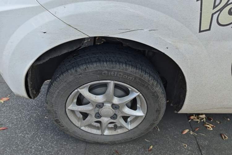 Used Roewe Clever 2022 311km QiQi BoBo Edition Right Rear Wheel Hub