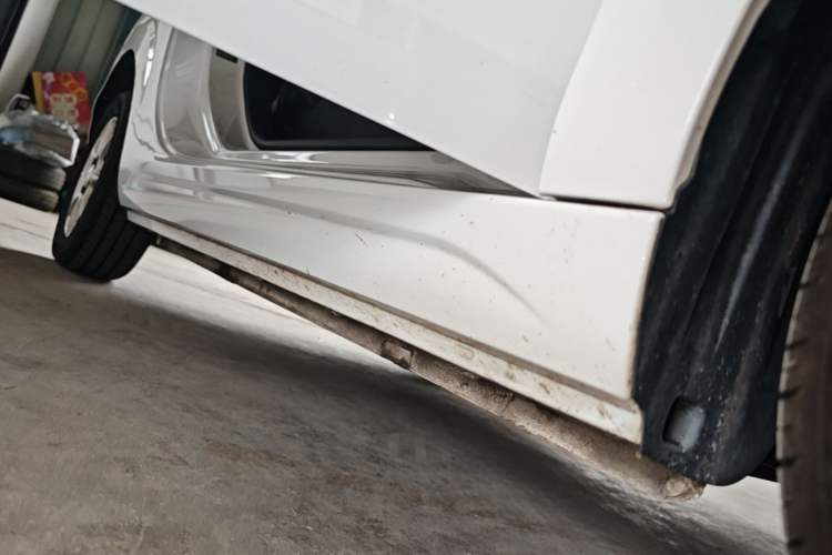 Used Roewe Clever 2022 311km QiQi BoBo Edition Right Side Sill