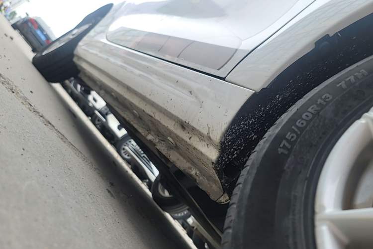 Used Roewe Clever 2022 311km QiQi BoBo Edition Right Side Sill