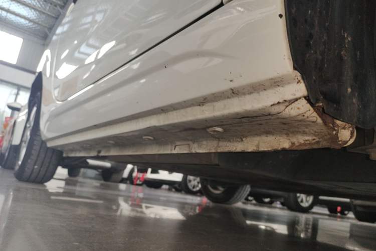 Used Roewe Clever 2022 311km QiQi BoBo Edition Right Side Sill
