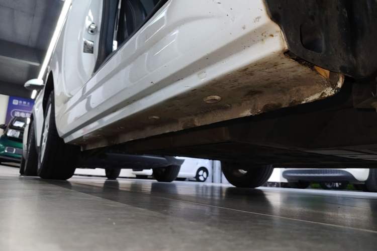 Used Roewe Clever 2022 311km QiQi BoBo Edition Right Side Sill