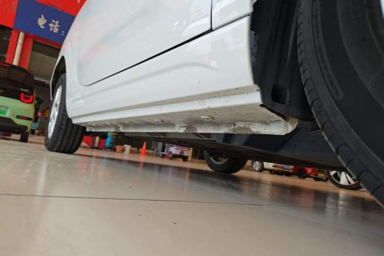 Used Roewe Clever 2022 311km QiQi BoBo Edition Right Side Sill