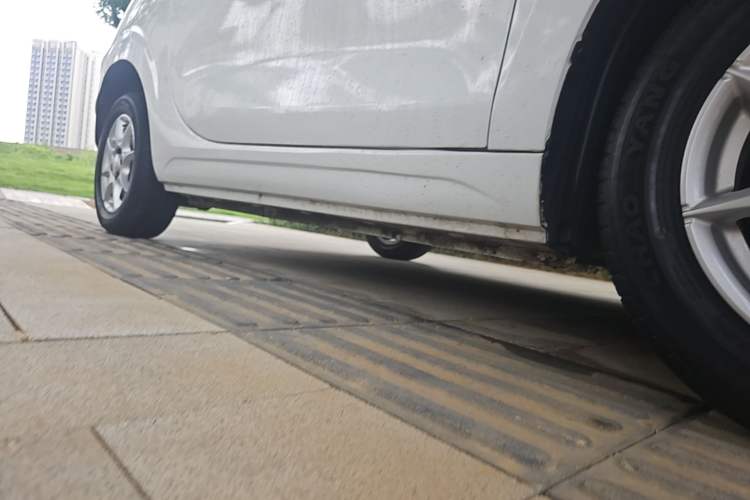 Used Roewe Clever 2022 311km QiQi BoBo Edition Right Side Sill