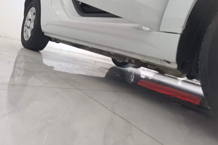 Used Roewe Clever 2022 311km QiQi BoBo Edition Right Side Sill