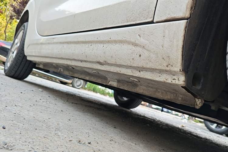 Used Roewe Clever 2022 311km QiQi BoBo Edition Right Side Sill