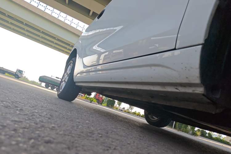 Used Roewe Clever 2022 311km QiQi BoBo Edition Right Side Sill