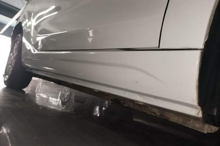 Used Roewe Clever 2022 311km QiQi BoBo Edition Right Side Sill