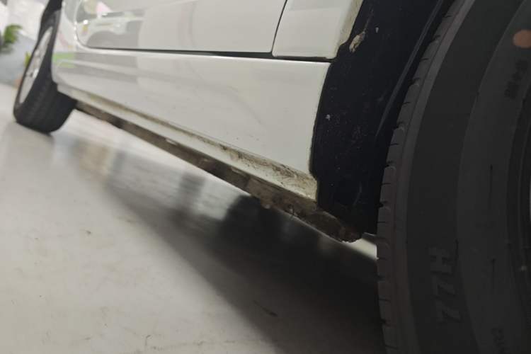 Used Roewe Clever 2022 311km QiQi BoBo Edition Right Side Sill