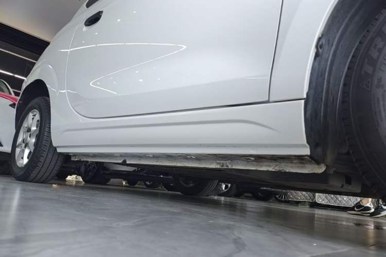 Used Roewe Clever 2022 311km QiQi BoBo Edition Right Side Sill