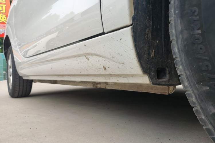 Used Roewe Clever 2022 311km QiQi BoBo Edition Right Side Sill