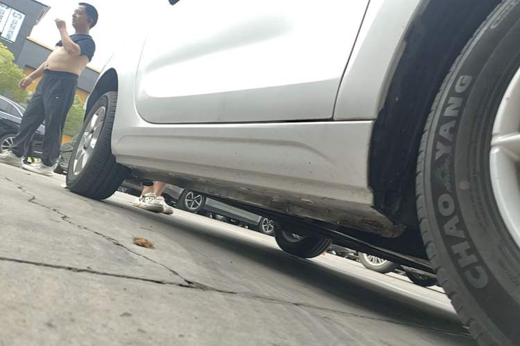 Used Roewe Clever 2022 311km QiQi BoBo Edition Right Side Sill
