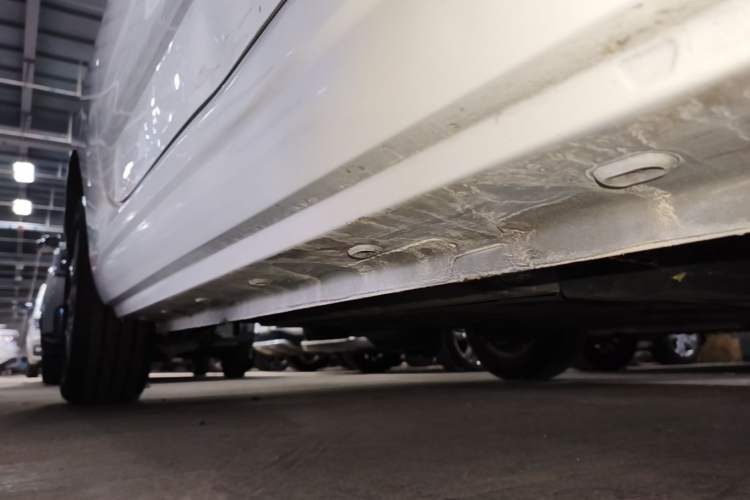 Used Roewe Clever 2022 311km QiQi BoBo Edition Right Side Sill