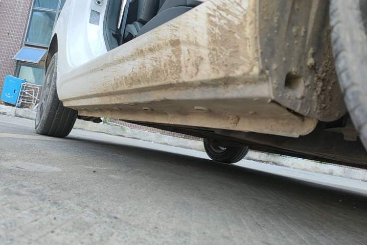 Used Roewe Clever 2022 311km QiQi BoBo Edition Right Side Sill