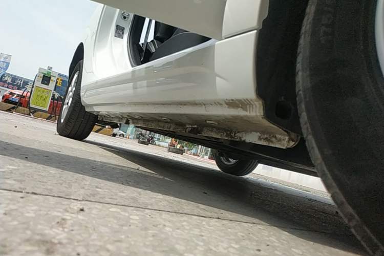 Used Roewe Clever 2022 311km QiQi BoBo Edition Right Side Sill
