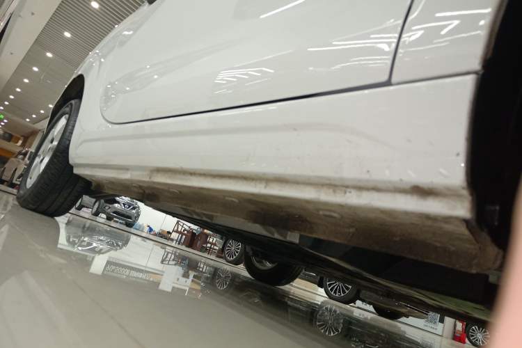 Used Roewe Clever 2022 311km QiQi BoBo Edition Right Side Sill