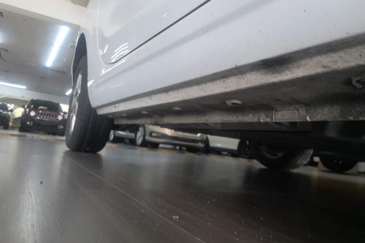 Used Roewe Clever 2022 311km QiQi BoBo Edition Right Side Sill