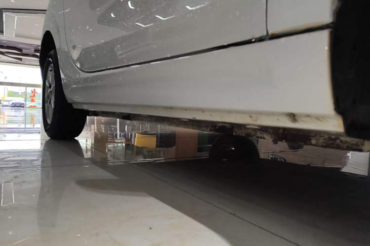 Used Roewe Clever 2022 311km QiQi BoBo Edition Right Side Sill