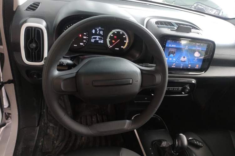 Used Roewe Clever 2022 311km QiQi BoBo Edition Steering Wheel