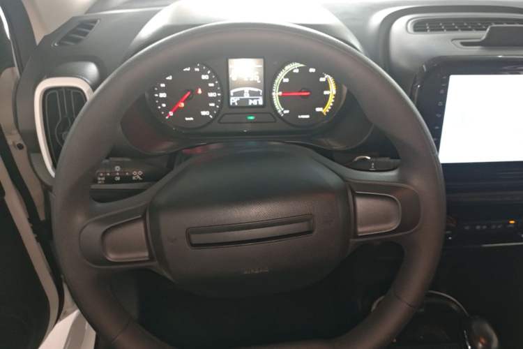 Used Roewe Clever 2022 311km QiQi BoBo Edition Steering Wheel