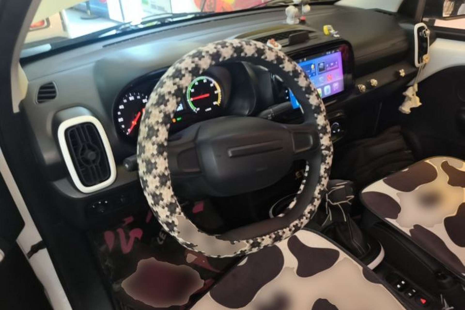 Used Roewe Clever 2022 311km QiQi BoBo Edition Steering Wheel