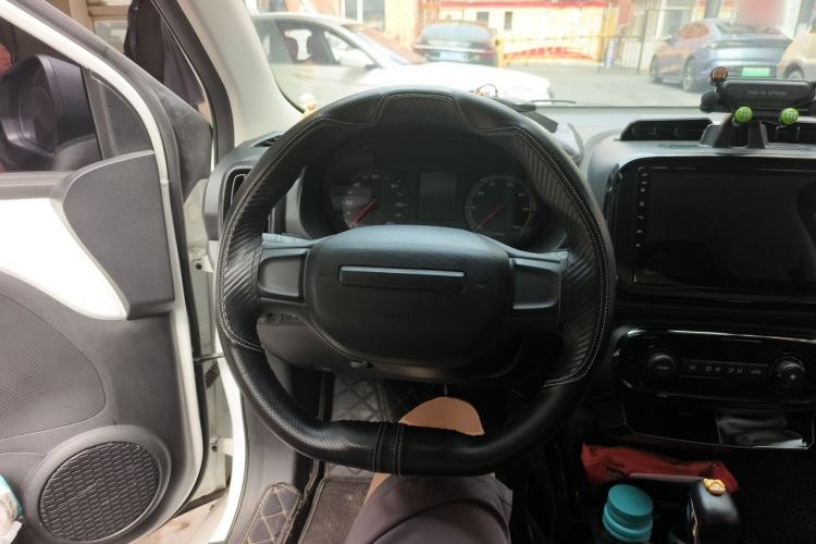 Used Roewe Clever 2022 311km QiQi BoBo Edition Steering Wheel