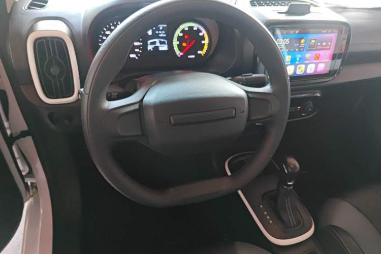 Used Roewe Clever 2022 311km QiQi BoBo Edition Steering Wheel