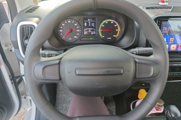 Used Roewe Clever 2022 311km QiQi BoBo Edition Steering Wheel