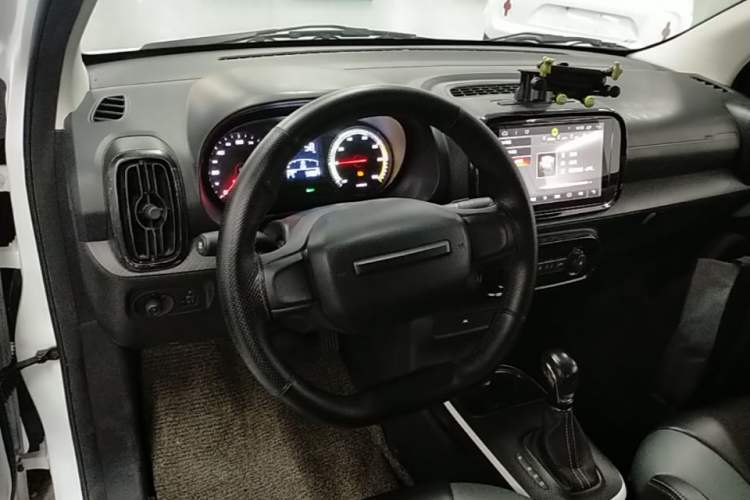 Used Roewe Clever 2022 311km QiQi BoBo Edition Steering Wheel