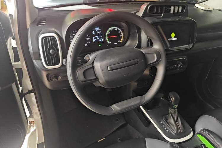 Used Roewe Clever 2022 311km QiQi BoBo Edition Steering Wheel