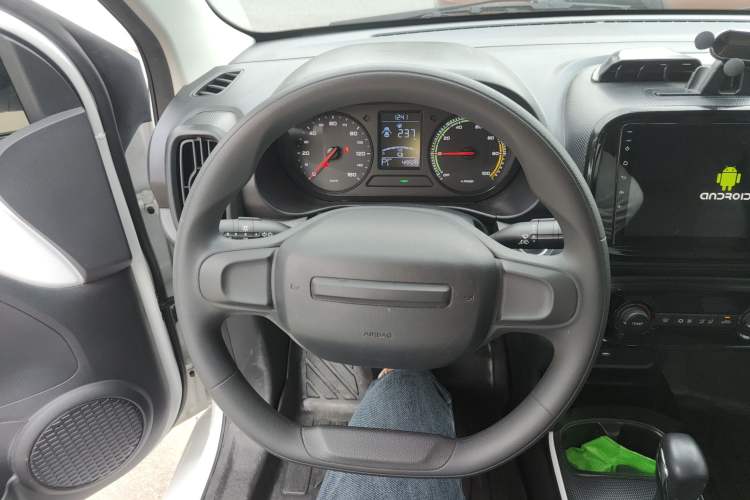 Used Roewe Clever 2022 311km QiQi BoBo Edition Steering Wheel