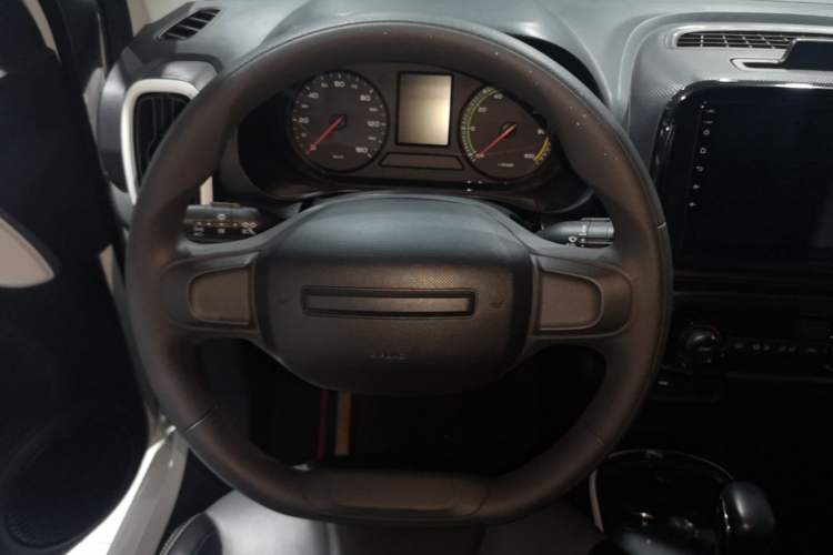 Used Roewe Clever 2022 311km QiQi BoBo Edition Steering Wheel
