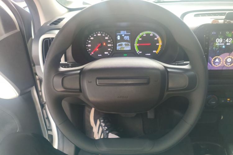 Used Roewe Clever 2022 311km QiQi BoBo Edition Steering Wheel