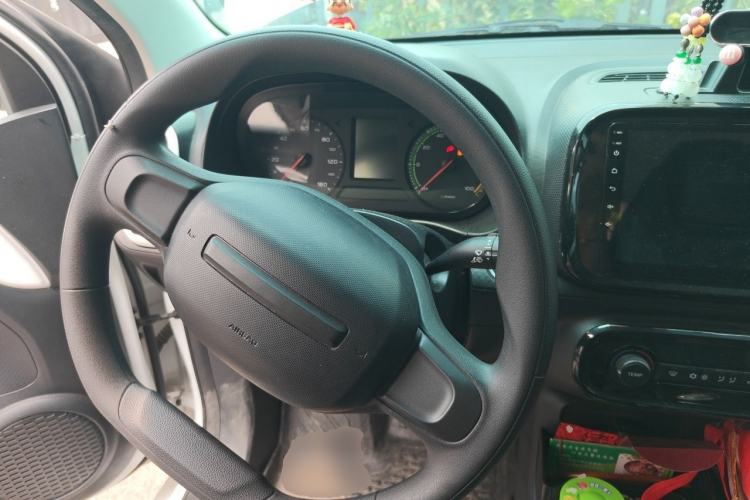 Used Roewe Clever 2022 311km QiQi BoBo Edition Steering Wheel