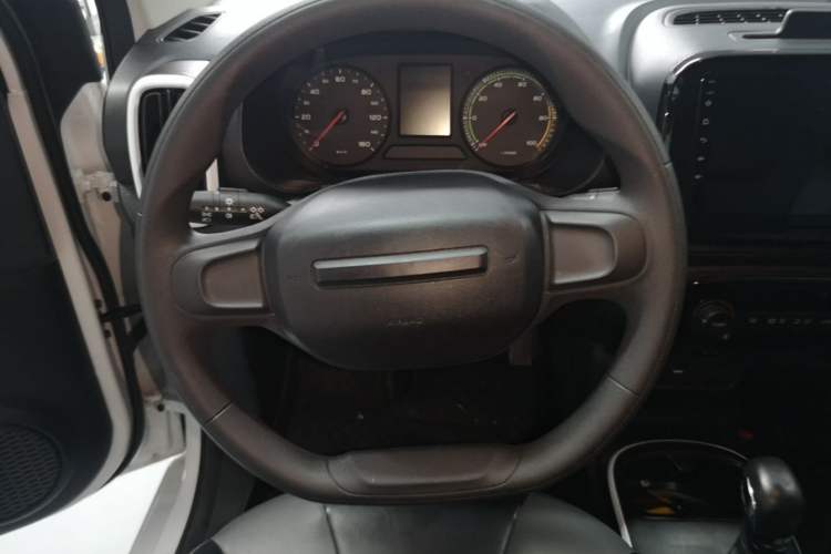 Used Roewe Clever 2022 311km QiQi BoBo Edition Steering Wheel