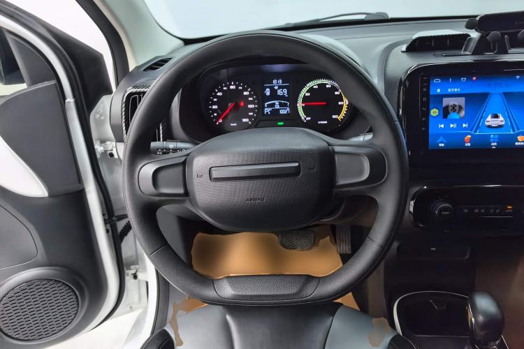 Used Roewe Clever 2022 311km QiQi BoBo Edition Steering Wheel