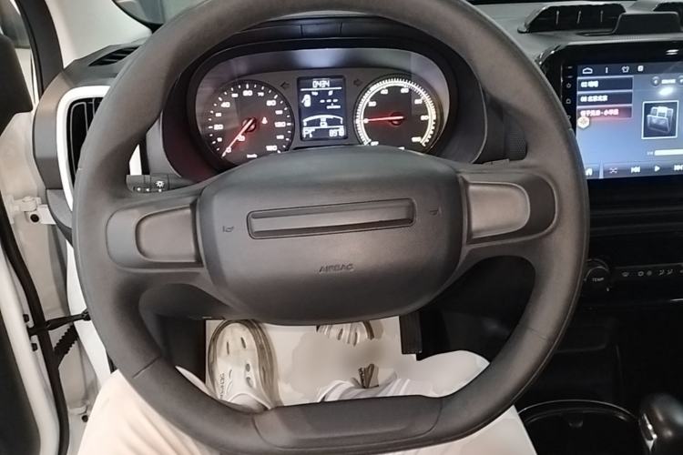 Used Roewe Clever 2022 311km QiQi BoBo Edition Steering Wheel