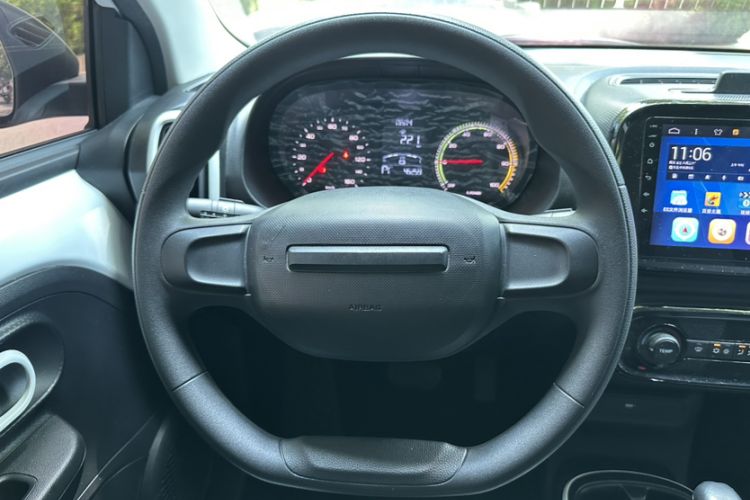 Used Roewe Clever 2022 311km QiQi BoBo Edition Steering Wheel
